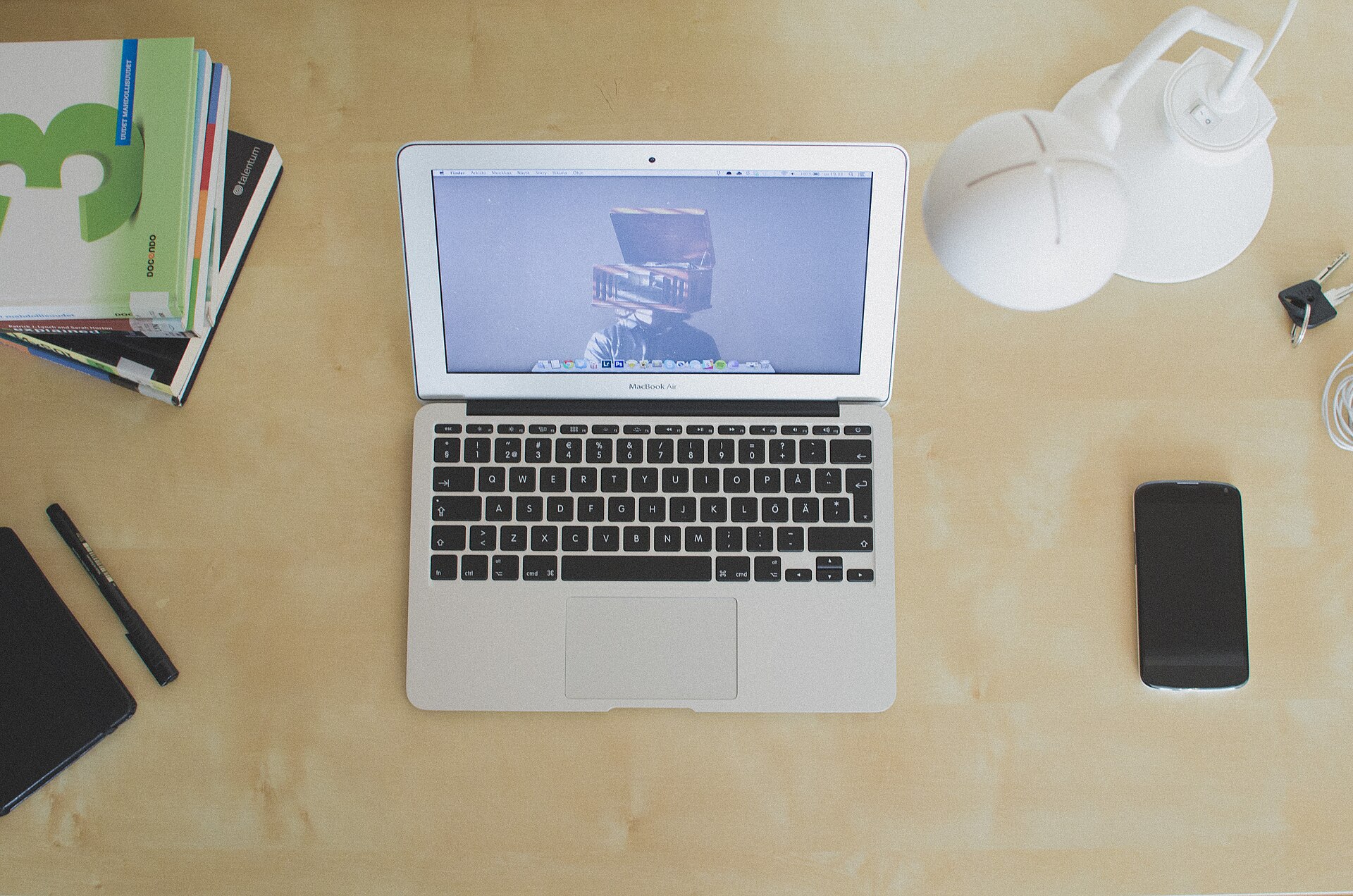 Gratis laptop bij een telefoonabonnement: wat betaal je er echt voor?